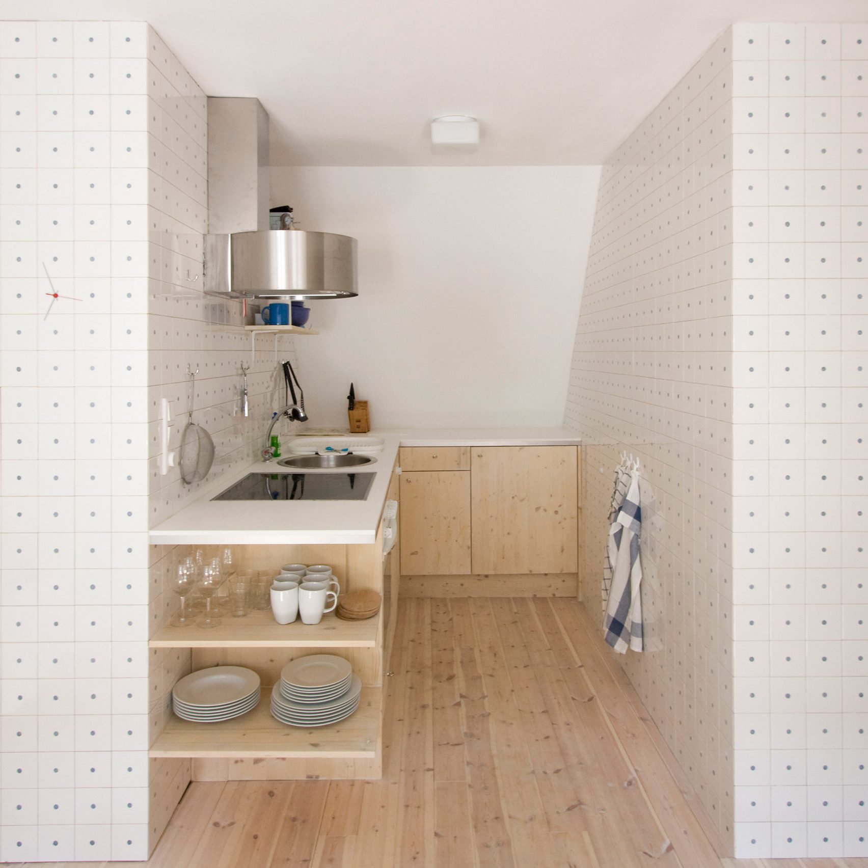 desain dapur minimalis di fohr apartment karya karin matz